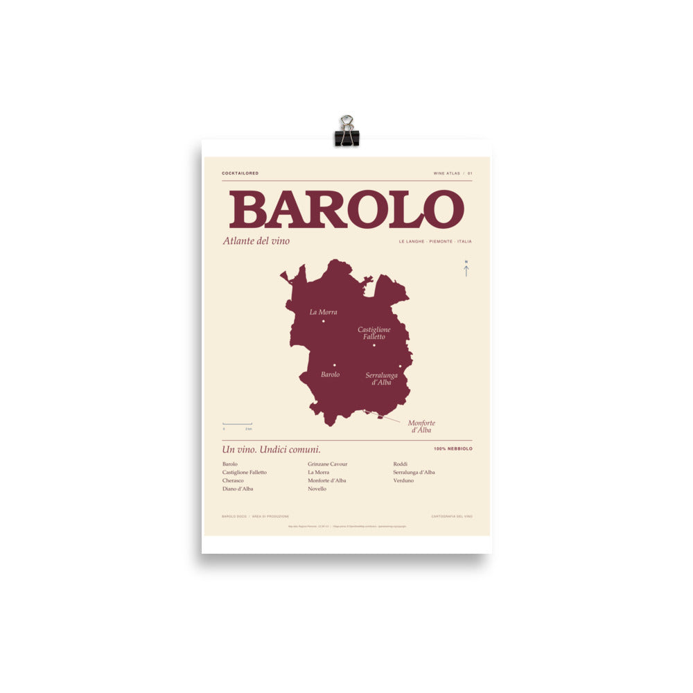 Barolo DOCG wijnkaartposter in bordeauxrood en crème met Italiaanse typografie en dorpsnamen, 21 × 30 cm